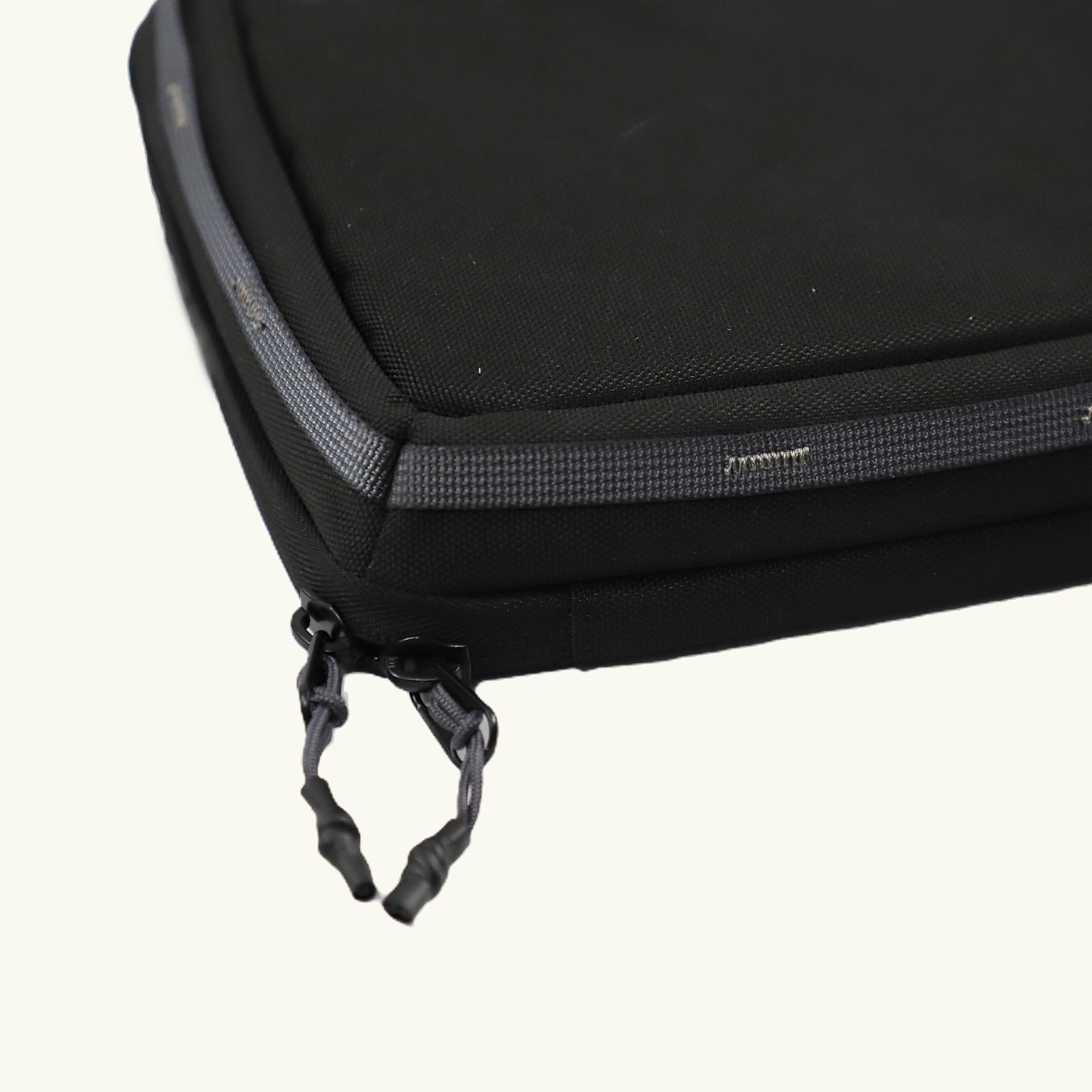 Venture L-Track Stow Away Bag (Medium)