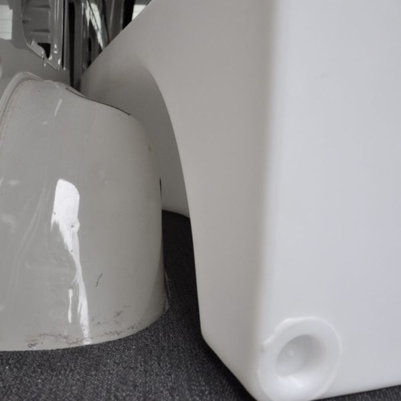 36-Gallon Wheel Well Water Tank - Center (SP-C-36)
