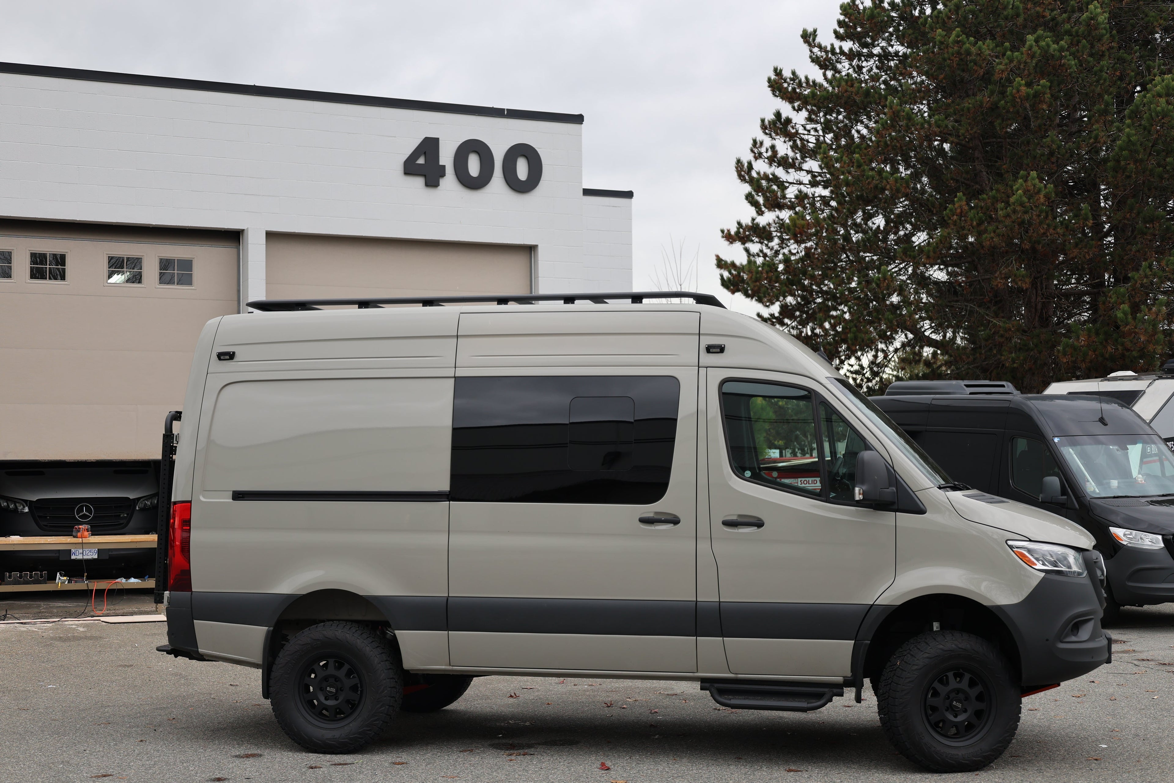 Sprinter Running Boards – Hexagon Series