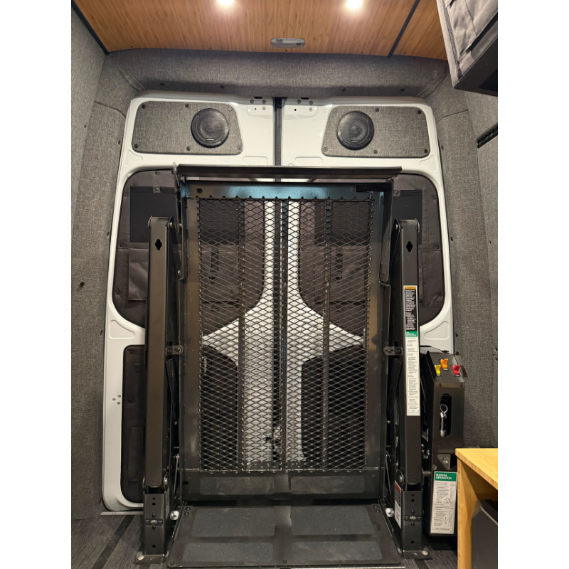 Mercedes Sprinter D-Pillar Trim Kit (Rear Door Threshold)