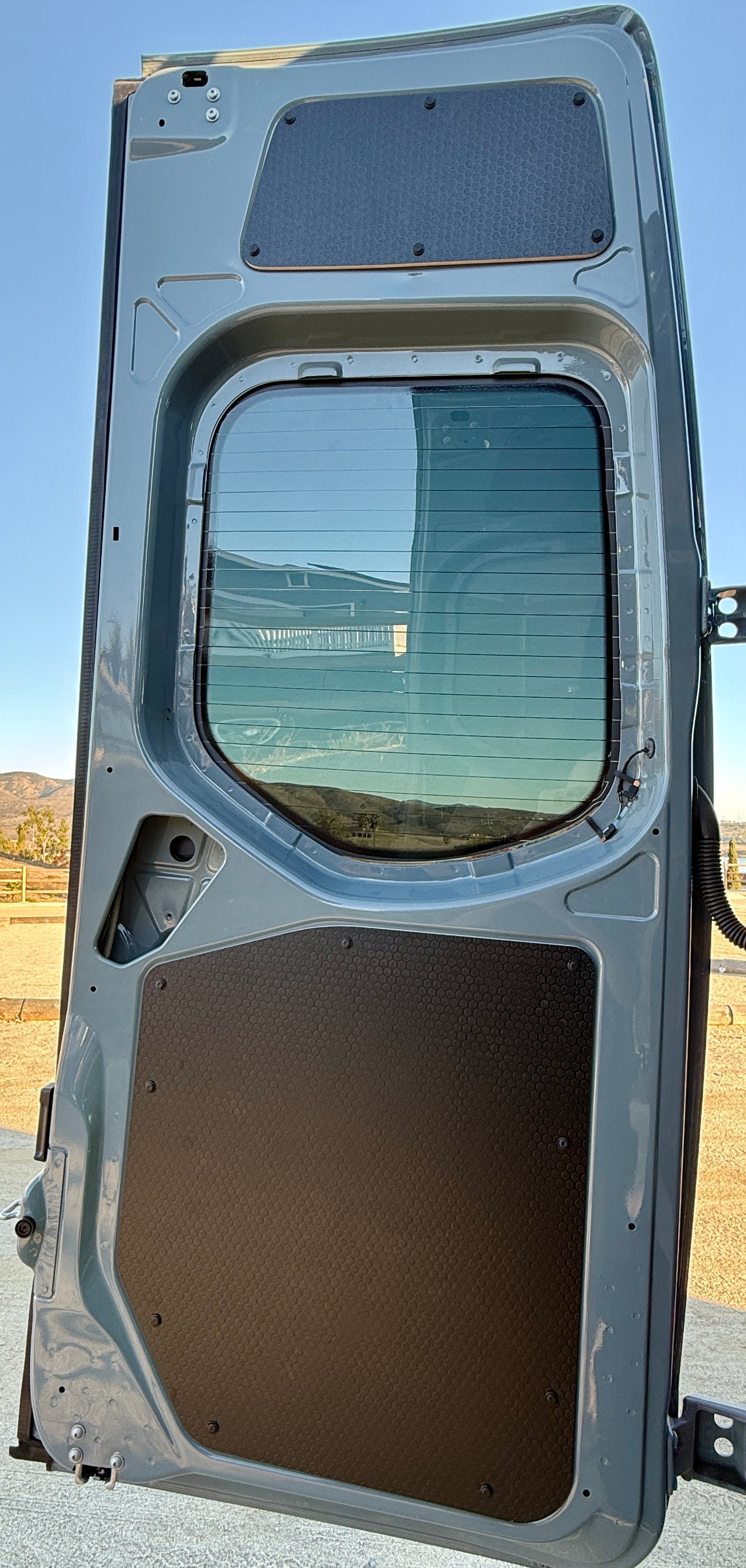 Sprinter Rear Door Panels – Set of Black-Hex (2019+)