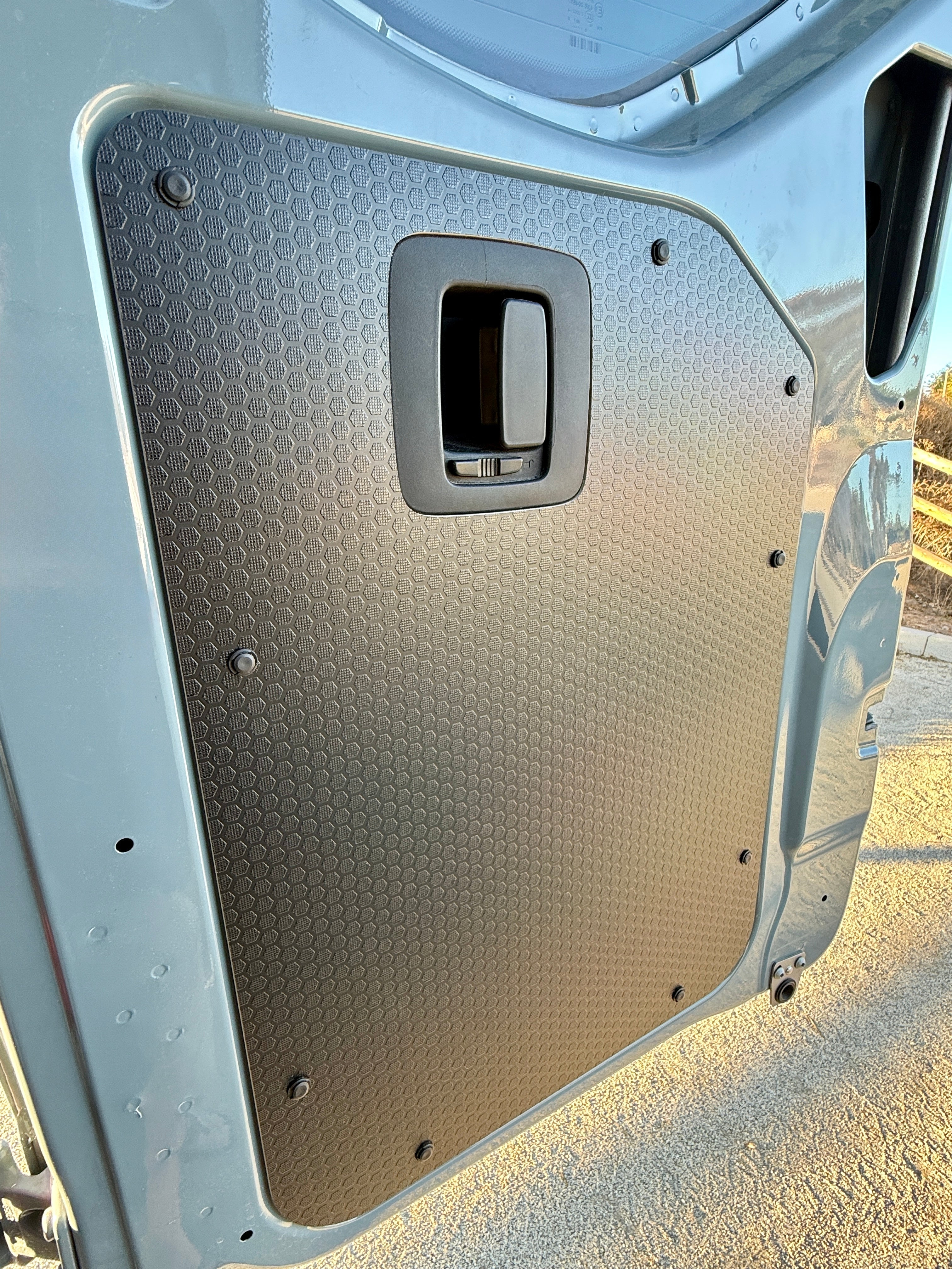 Sprinter Rear Door Panels – Set of Black-Hex (2019+)
