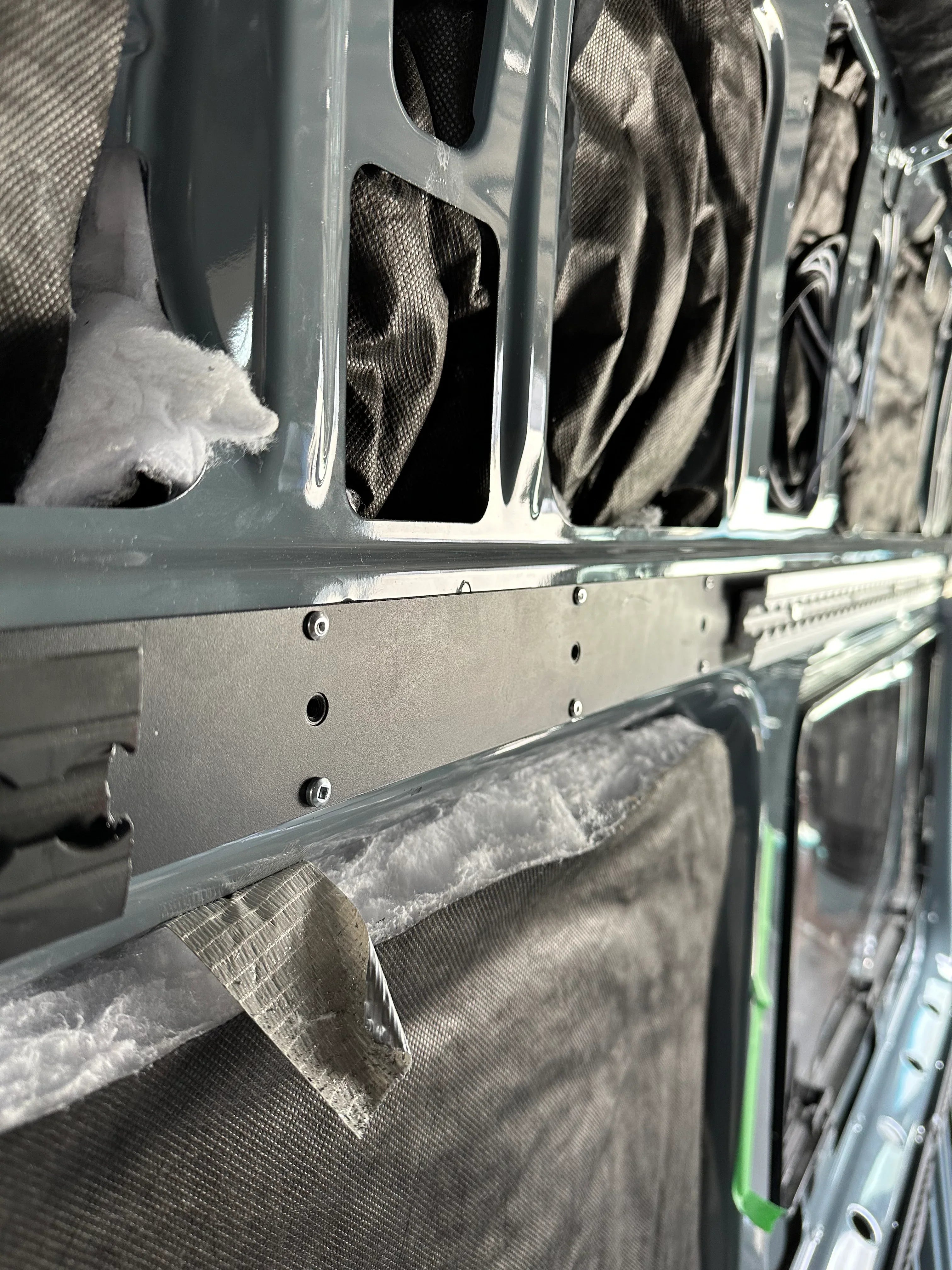 Sprinter Side Wall Mounting Plate & L-Track Kit