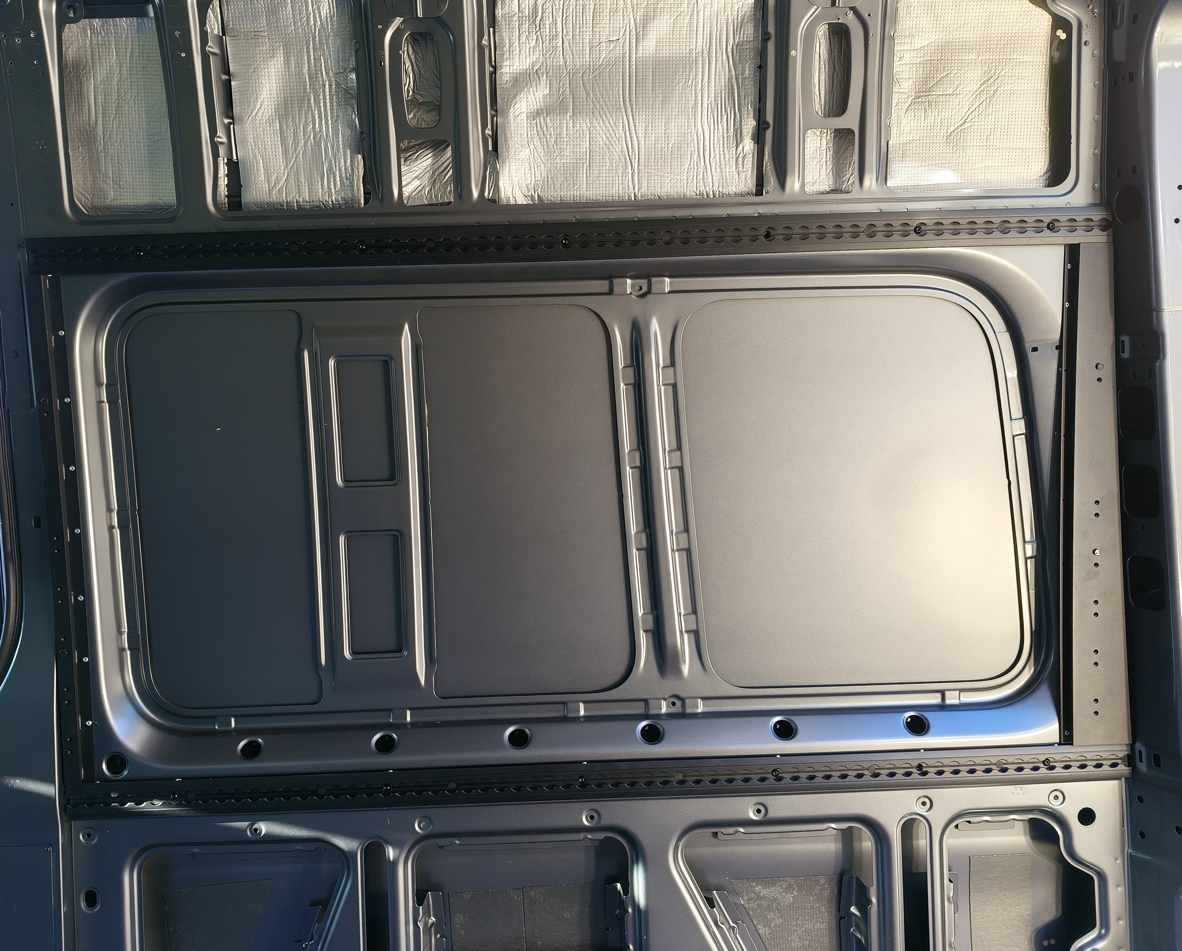 Sprinter Side Wall Mounting Plate & L-Track Kit