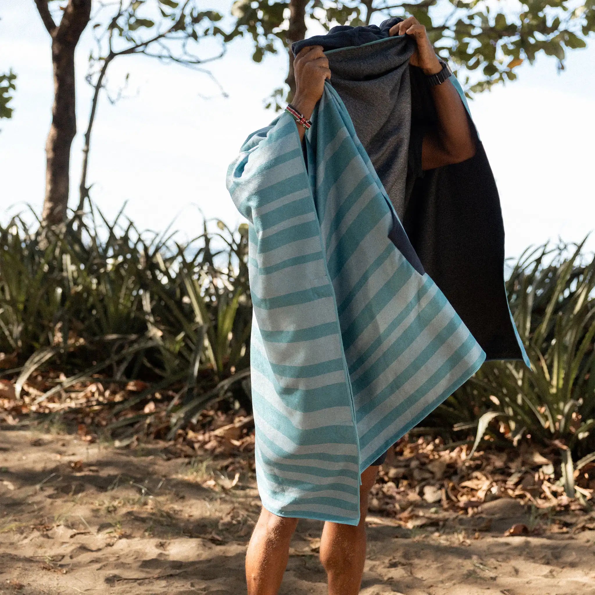 Poncho Towel: Sidewinder Agua