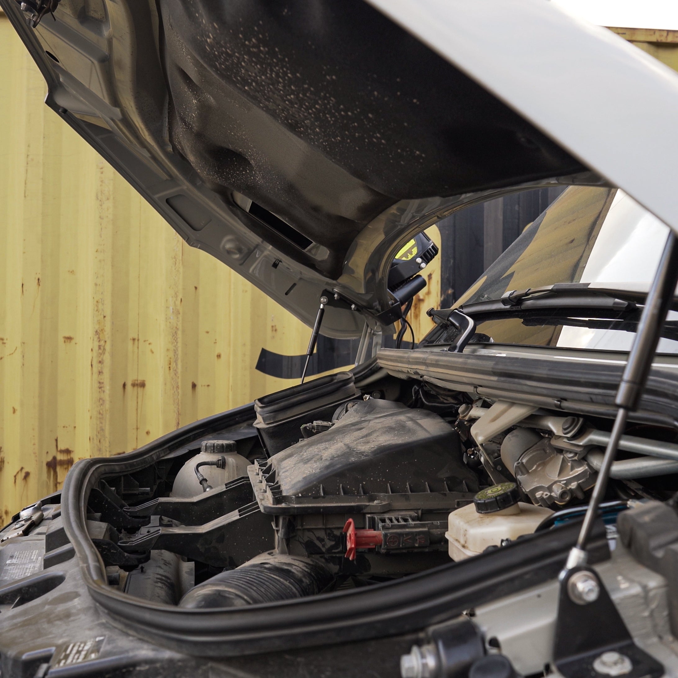 Sprinter Hydraulic Hood Strut Kit