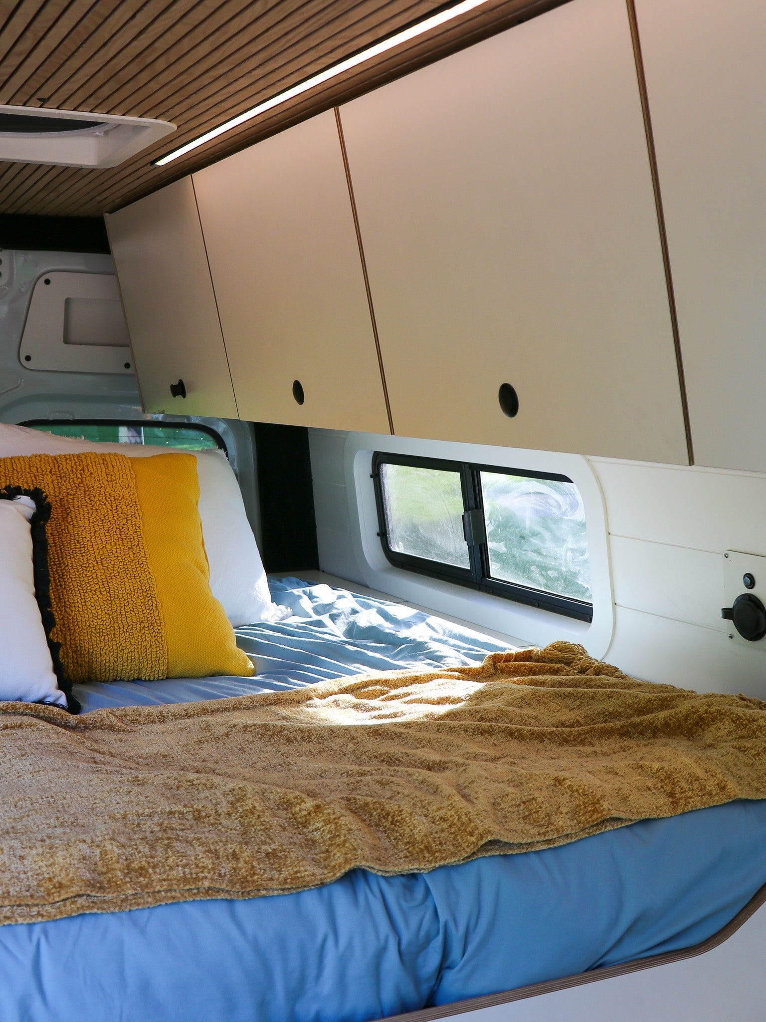 Sprinter Upper Cabinet (24 in)